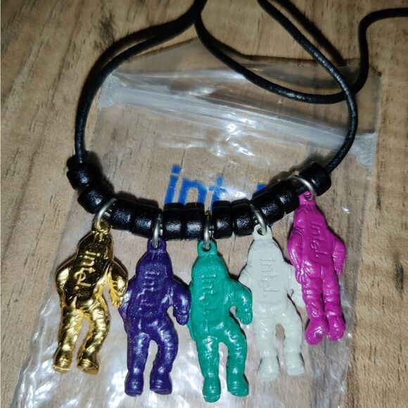 Intel Spaceman Necklace Charms Set Of 5 Multicolor Spacemen - Picture 5 of 7
